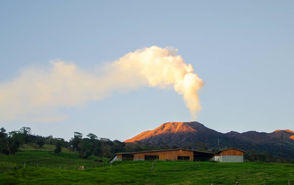 visit turrialba volcano